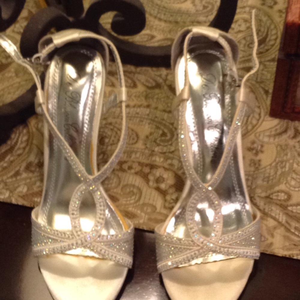 Final price 💰De Blossom Collection size 6